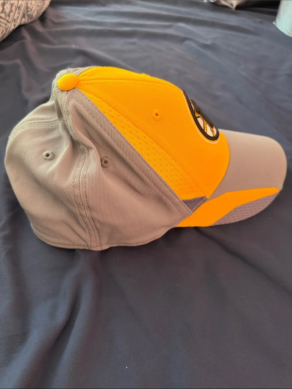 Reebok Yellow and Gray Boston Bruins Logo Cap - Picture 4 of 6